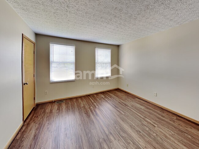 Building Photo - 7394 Winchester Cathedral Ct