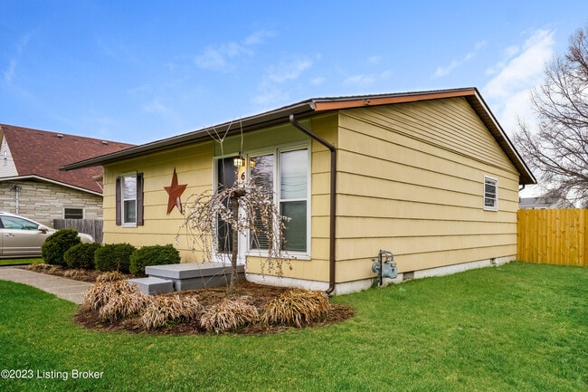 Building Photo - 634 Overdale Dr