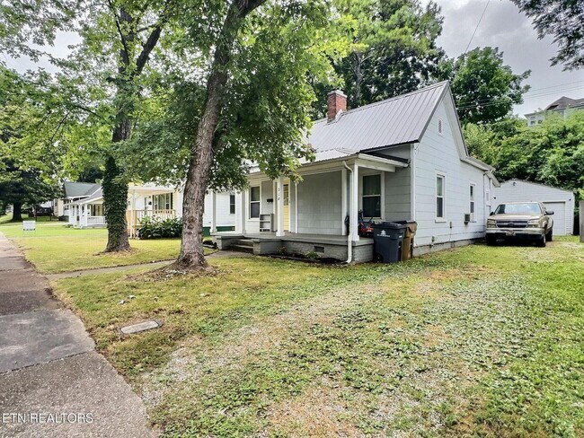 Building Photo - 316 Oglewood Ave