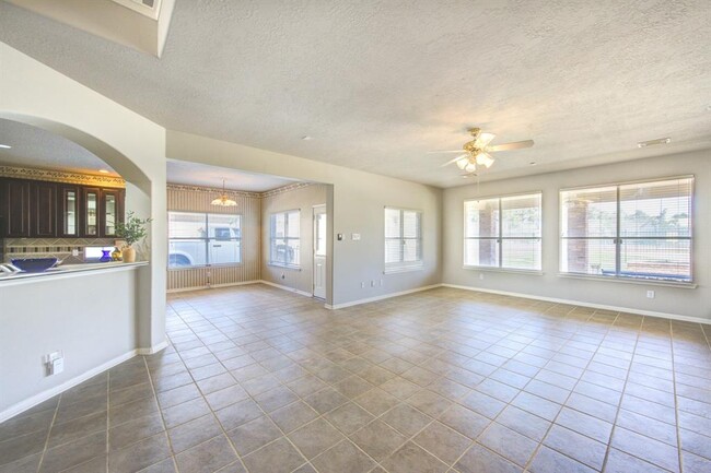 Building Photo - 19230 Canyon Bay Dr