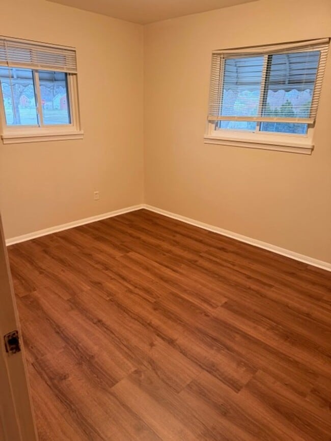 Building Photo - Freshly Transformed 3 Bed Home with Modern Upgrades!