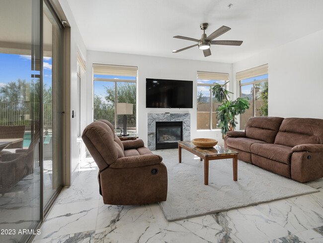 Building Photo - 11525 E Desert Willow Dr