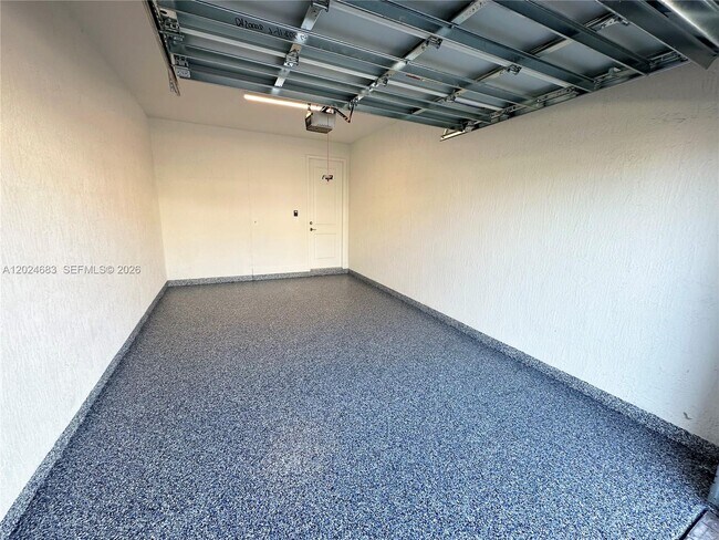 Building Photo - 12336 Green Oak Dr