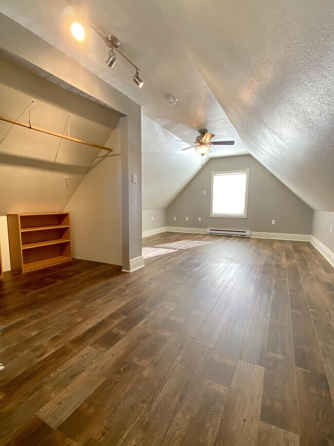 Building Photo - 955 5th St