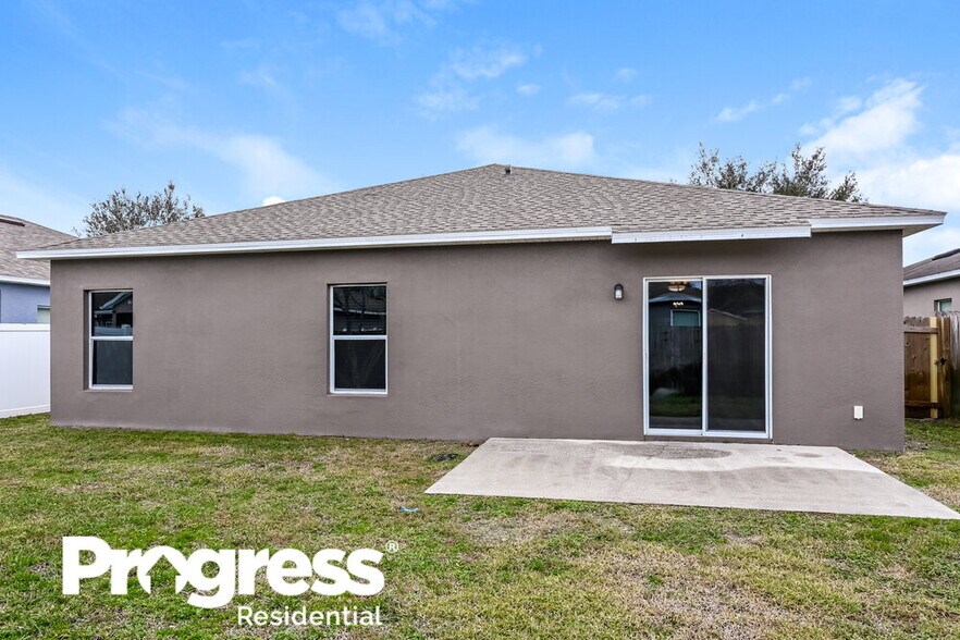 Building Photo - 6881 Glenbrook Dr