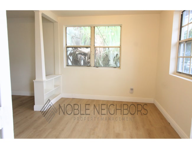 Building Photo - 1227 W 3rd St