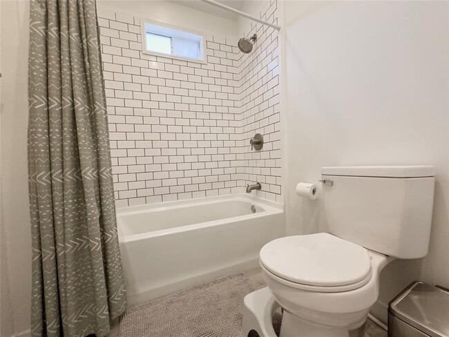 Building Photo - 1335 Belvin St