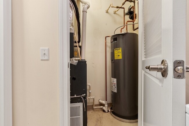 Building Photo - 3 Harvest Dr