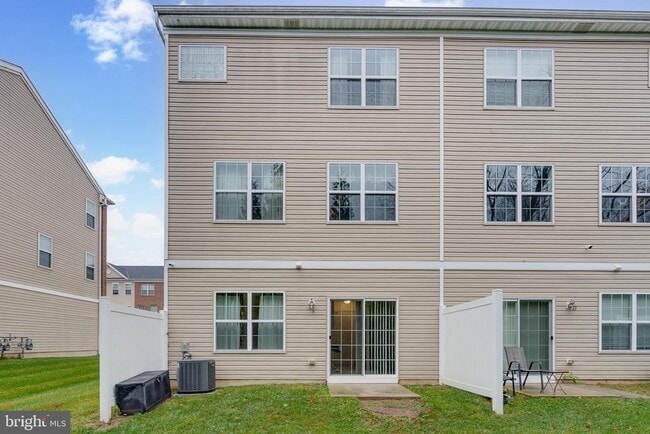 Building Photo - 49 Creekside Wy