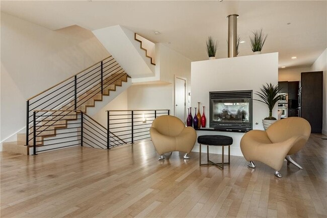 Building Photo - 345 NE 4th St