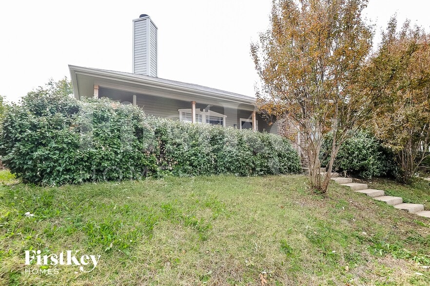 Building Photo - 2508 Esquire Dr