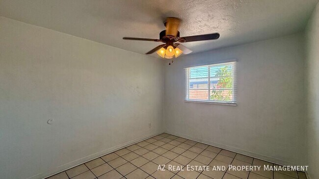 Building Photo - 7532 N 21st Ave