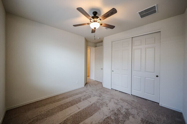 Building Photo - 4 Bedroom + Den in Foothills at Northpointe