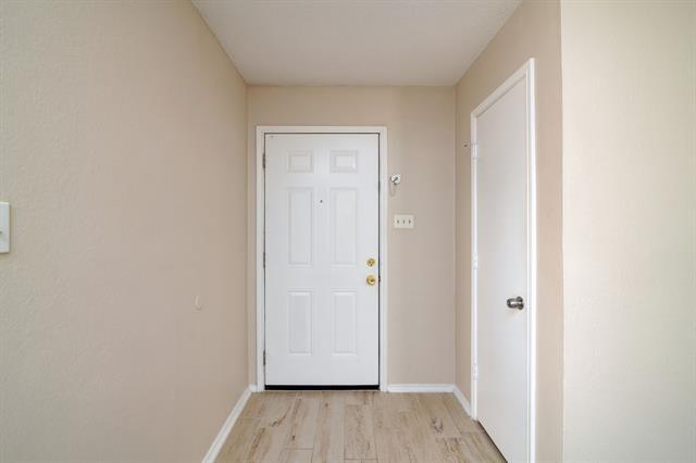 Building Photo - 6631 Parkview Ln