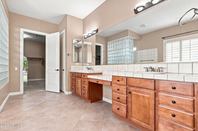 Building Photo - 22114 N San Ramon Dr