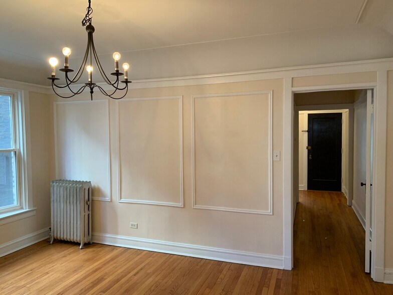 Building Photo - 1468 W Winnemac Ave