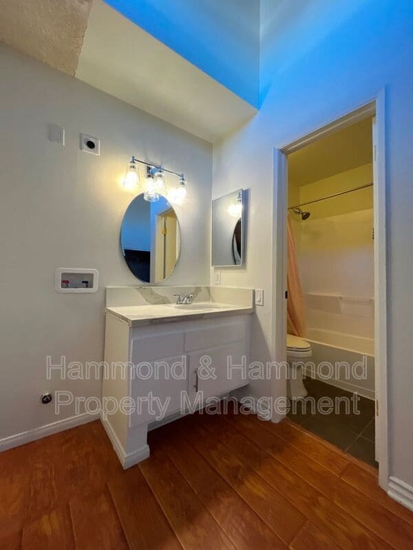 Building Photo - 5460 White Oak Ave