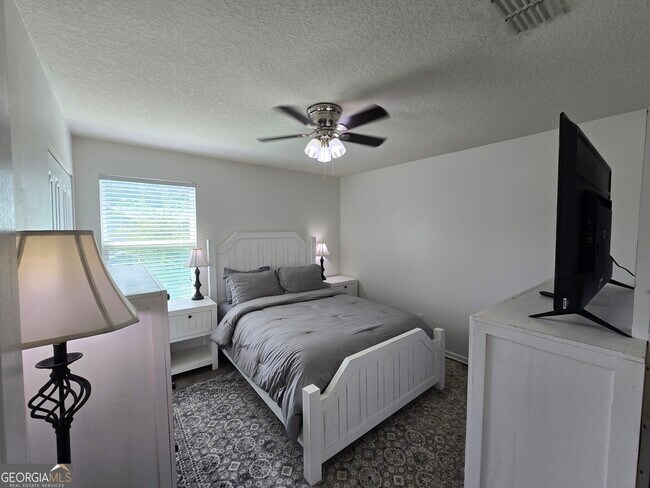 Building Photo - 101 Cedar Breeze Dr
