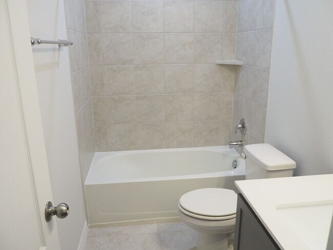 Building Photo - Must See 4 Bed 3 Bath Home in Aubrey