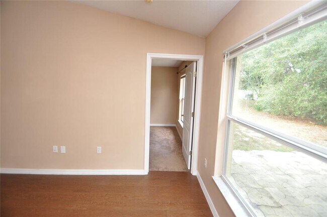 Building Photo - 65 Rolling Fern Dr