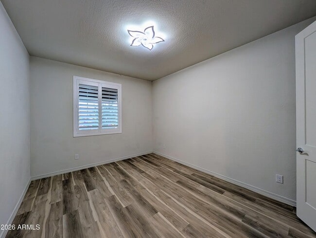 Building Photo - 5902 N 86th Dr