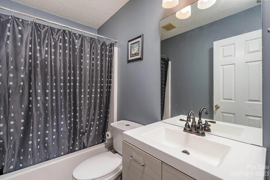 Building Photo - 10510 Plantain Ct