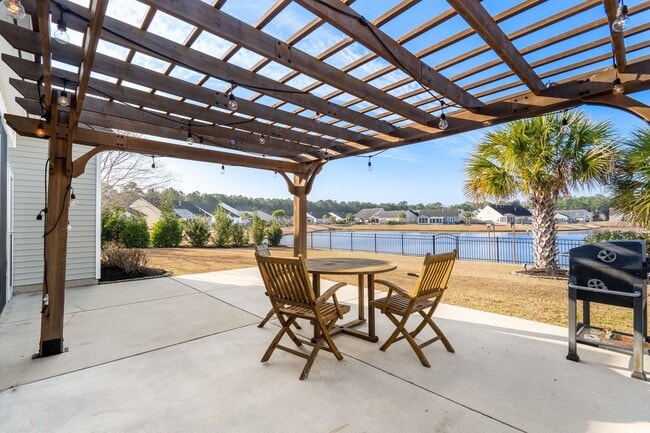 Building Photo - 2401 Hobart St