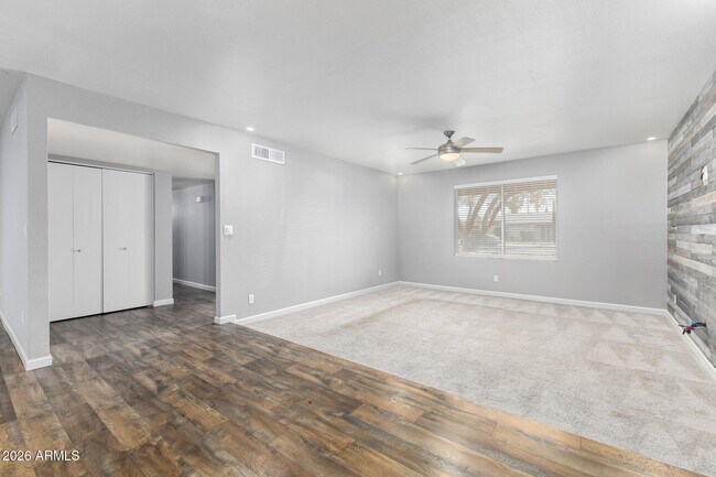 Building Photo - 1340 E Garnet Cir