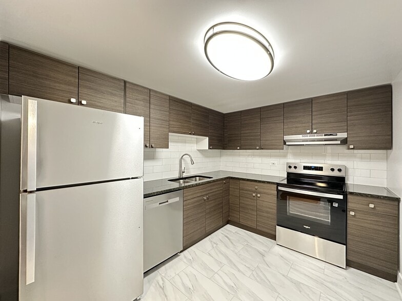 Building Photo - 525 N Quentin Rd