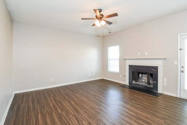 Building Photo - 6083 Trotters Cir