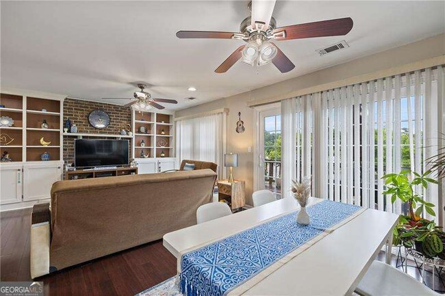 Building Photo - 2674 Farmstead Rd