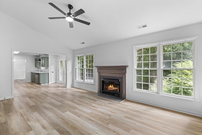 Building Photo - 6649 Speight Cir