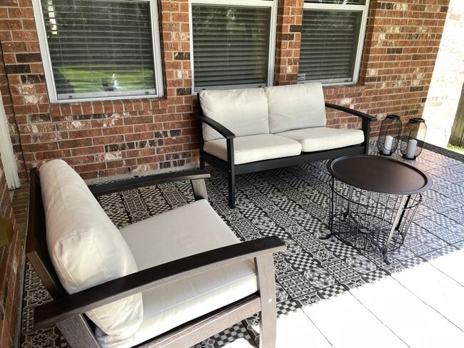 Building Photo - 31 W Spindle Tree Cir