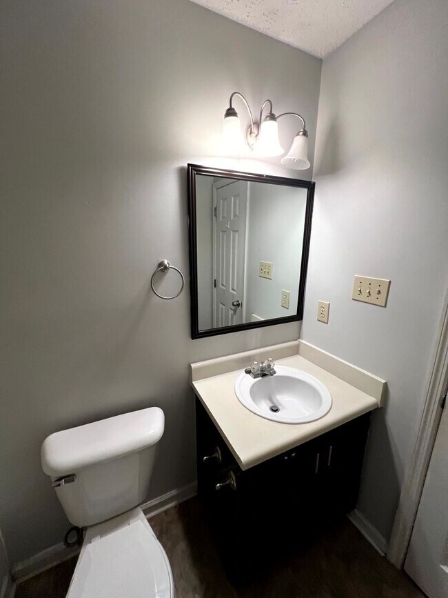 Building Photo - 5708 Icarus Cir