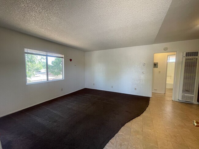 Building Photo - West Lancaster 1 Bedroom