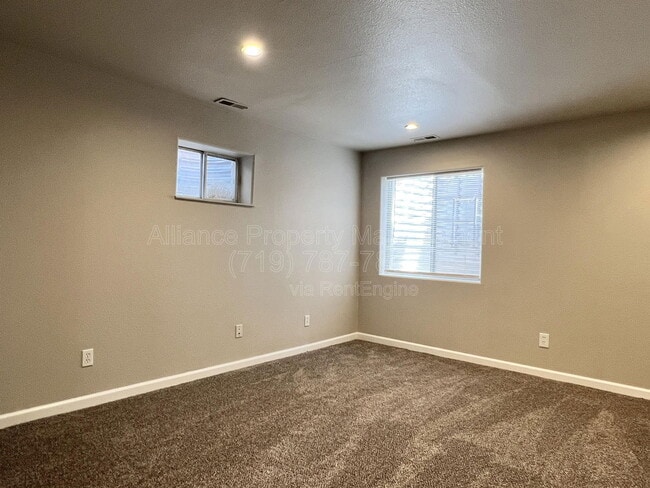 Building Photo - 5851 Granby Hill Dr