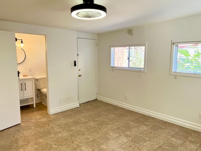 Building Photo - Studio in North Park - Freshly Painted, Community Laundry, Pet Friendly