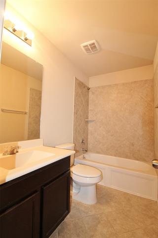 Building Photo - 8472 Gentian Dr