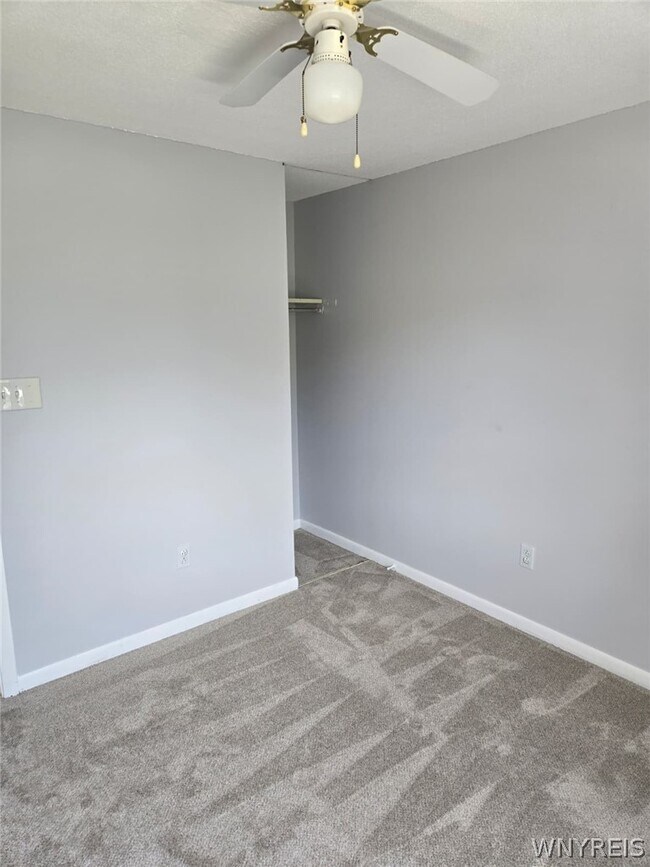 Building Photo - 1283 Peppertree Dr