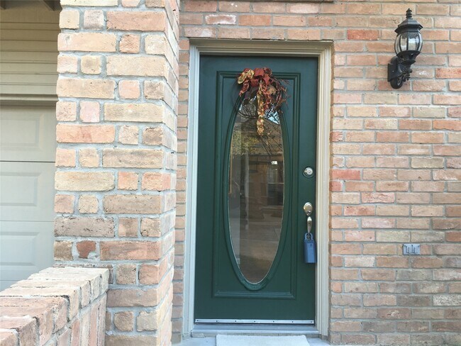 Building Photo - 5515 Strack Rd