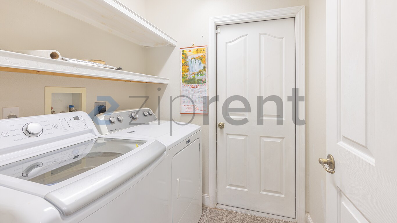 Building Photo - Unit