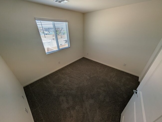 Building Photo - 5658 Mesa Sedona St