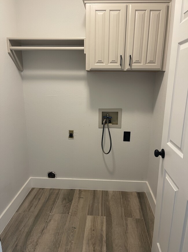 Building Photo - 338 Richy Rd