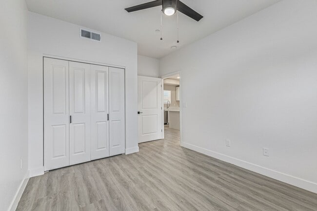 Building Photo - 1435 E Taylor St