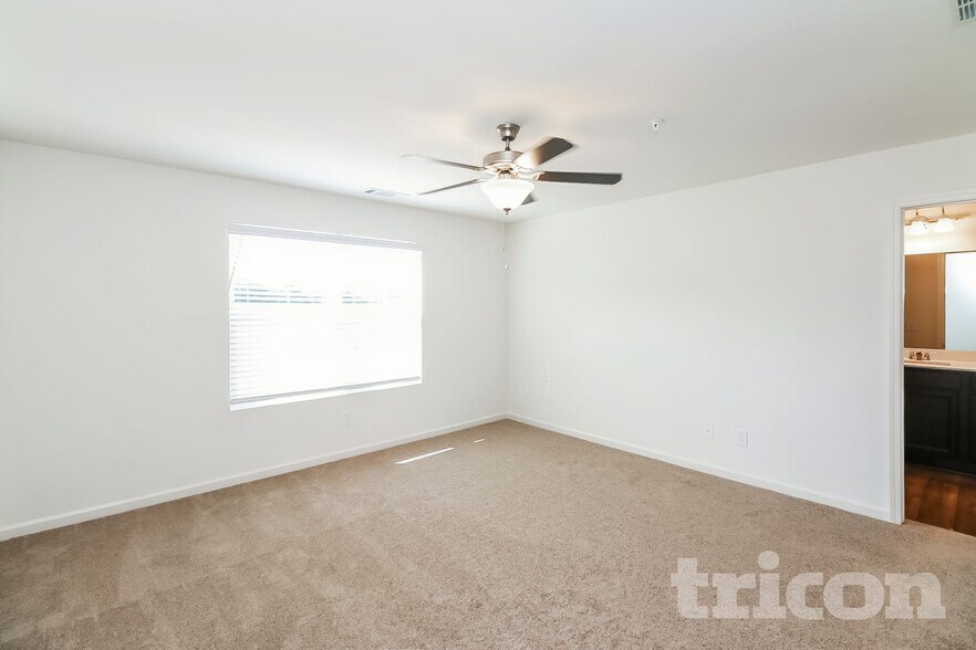 Building Photo - 11942 Fuller St