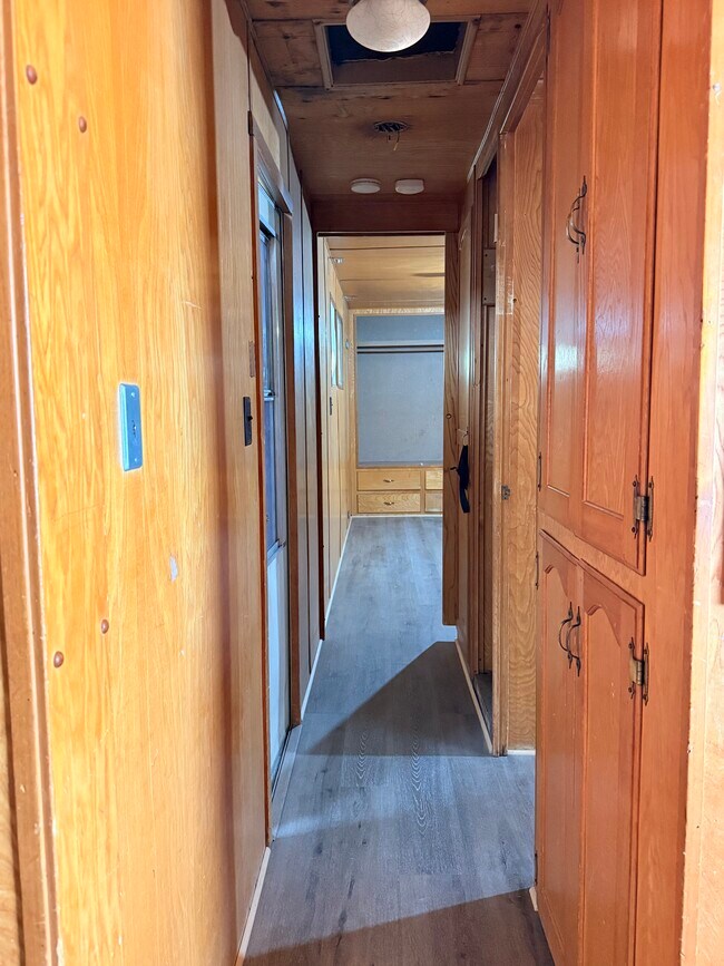 Building Photo - 254 Shoshone Ln