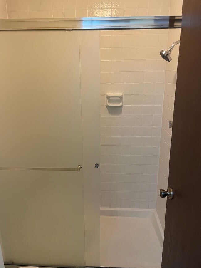 Building Photo - Two Story 3 Bedroom/2.5 Bathroom w/Two Car Garage