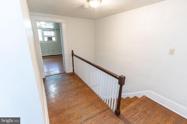 Building Photo - 733 Camden Ave