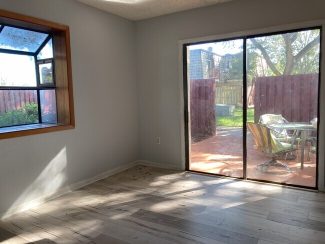 Building Photo - 46 Piney Branch Way