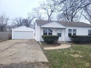 Building Photo - Beautiful 3 Bedroom Home Available after J...